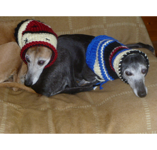 die Omas Fiona & Mona als Winter-Sportswear-Models